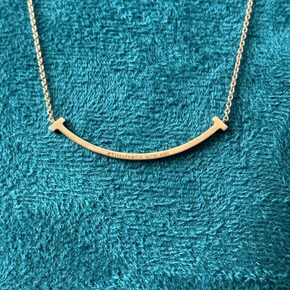 Tiffany @ Co. 18K/750 Rose Gold Round Diamond Smile Small Necklace 0.03ctw - Picture 4 of 4